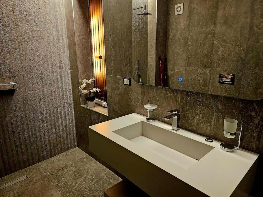 Blloku Suites, City Centre,Tiran Dış mekan fotoğraf